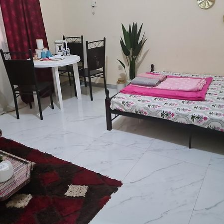 Cozy Corner 2024 Apartment Abu Dhabi Luaran gambar