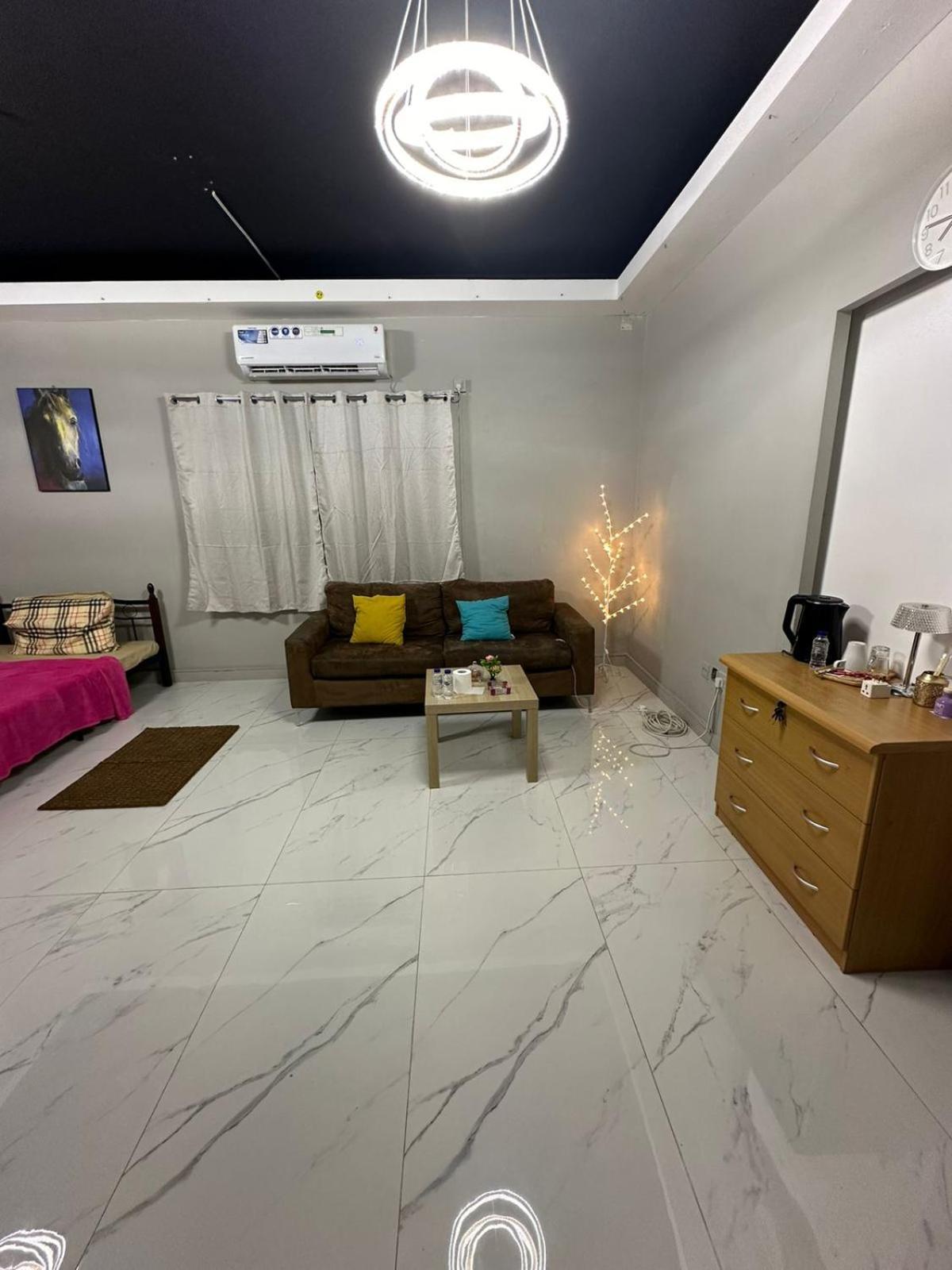 Cozy Corner 2024 Apartment Abu Dhabi Luaran gambar